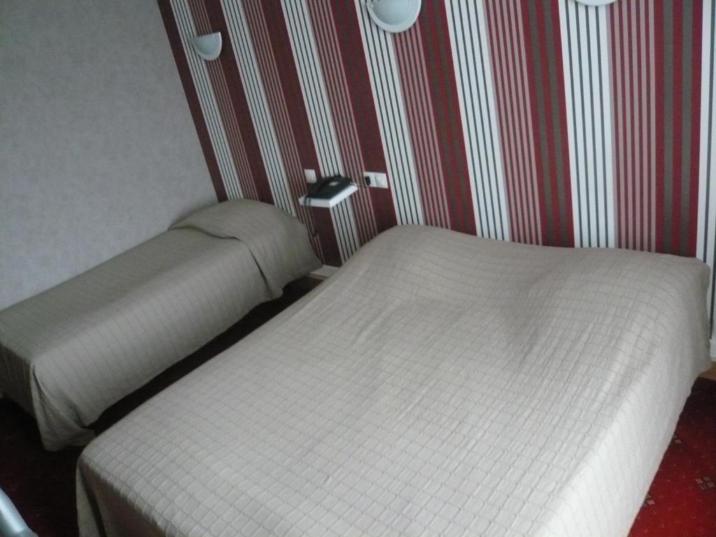 Hotel - Restaurant Saint Jacques Μπλουά Δωμάτιο φωτογραφία
