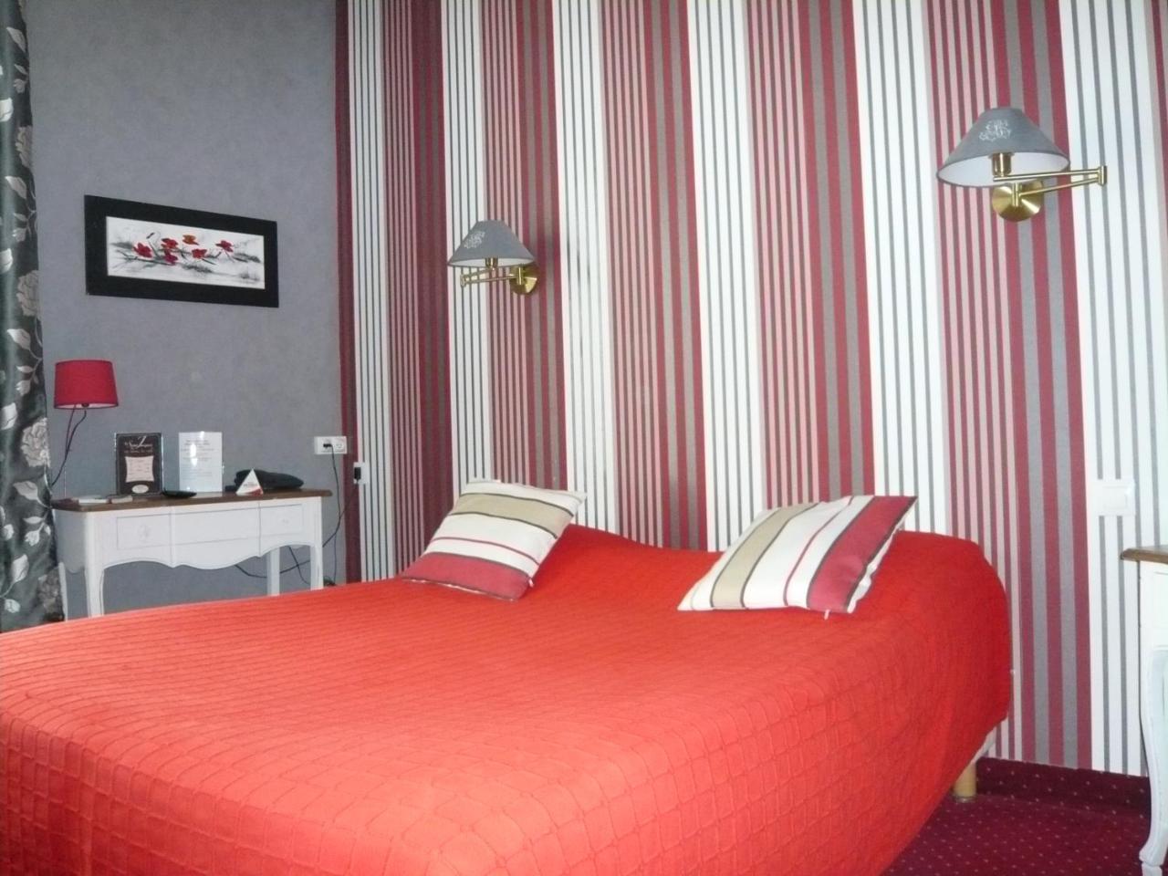 Hotel - Restaurant Saint Jacques Μπλουά Εξωτερικό φωτογραφία
