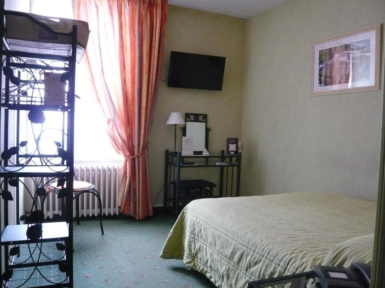 Hotel - Restaurant Saint Jacques Μπλουά Εξωτερικό φωτογραφία