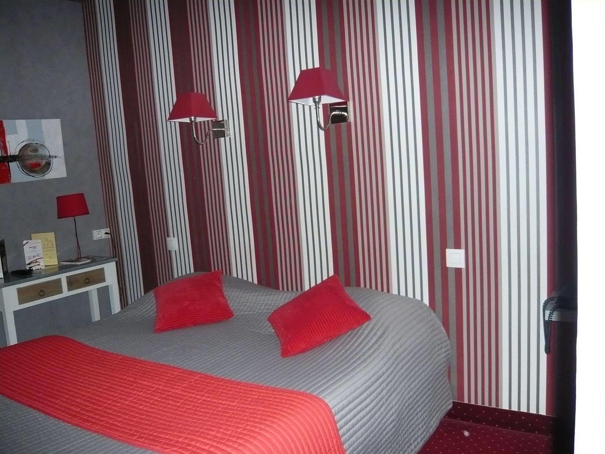 Hotel - Restaurant Saint Jacques Μπλουά Εξωτερικό φωτογραφία